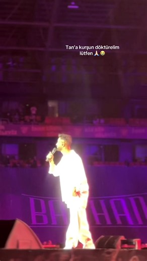 Tan Taşçı’nın güzelim kirpiklerine nazar değdi 🧿 @Tan Taşçı #tantascikonserindeyiz #tantasci
