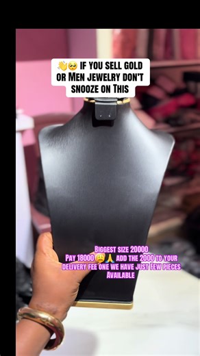 High-Quality Gold Jewelry Display Stand