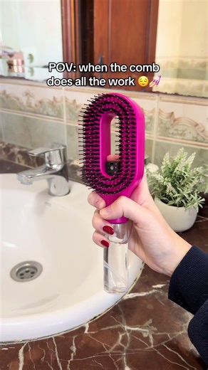 Effortless Hair Styling with the Right Comb