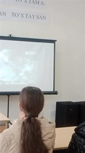 61-maktab 7-8-sinflarda "Men O‘zbekistonlikman" mavzusida kelajak soati dars jarayoni