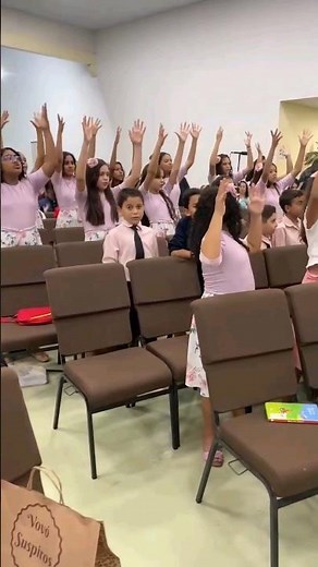 Lauriete cantando Sete Trombetas com as Crianças em Pernambuco 😍🔥