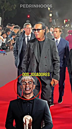 Surpreendentes Reações ao Ver Ronaldinho na Bola de Ouro
