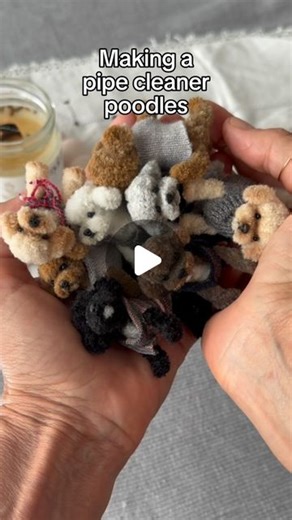 Michi Mux-Miniature animals-art toys on Instagram: "PART ONE! This is the best pipe cleaners tutorial I can do, because I follow a different process every time, even if all are similar. I can’t stop making miniature poodles and these are perfect for dolls photography or simply to display , if you love cute dogs and small things Comment if you want PART 2 with grooming, adding colors, eyes, nose and the making of a tiny coat For now I hope you enjoy it, ‘cause it has been a lot of work making thi