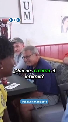 Inversión y Finanzas 🔵 Comunidad Hispana on Instagram: "🎄✨ Temporada de cierre del año: lo mejor, lo más épico y los momentos que marcaron 2025… prepárate porque vienen los reels más fuertes 🔥 💬 En un encuentro inesperado, el streamer IShowSpeed conoce nada menos que al creador del Internet 🌐⚡️. Entre risas, emoción y muchas preguntas, Speed no puede creer que está frente al hombre que cambió el mundo con un invento que usamos todos los días 🤯💻 ¿Te imaginas conocer al creador de algo que