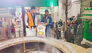 1.4K views · 298 reactions | Choti deg offered by ashiq e khawaja garib Nawaz r.a hag Moin ya moin ❤️ syed haider nawaz chishty contact +918000956411 Preparation of Small Deg Langar 2400 kg Veg Sweet Rice as the seekers punjabi fam | Ajmersharifdargha | Facebook