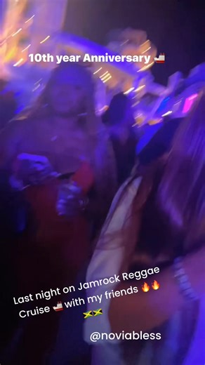 #goviral | Julian Green