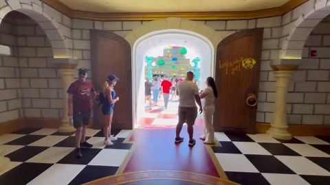 Nintendo warp pipe portal | Super Nintendo World | Universal Epic Universe