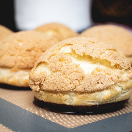 Cream Puff "Crack Buns" (Choux au Craquelin)