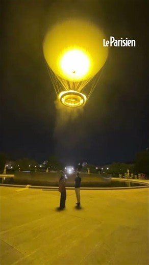 La vasque olympique fait son retour dans le ciel parisien