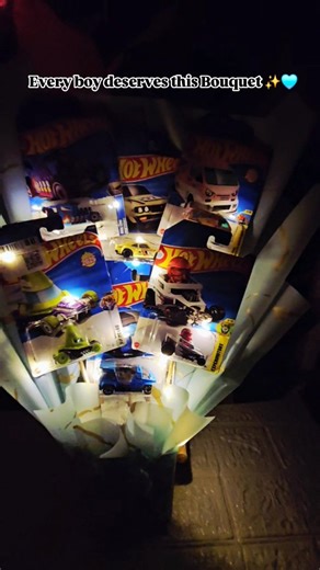 Rishita | Miniature frames | Resin artist | Trousseau packing on Instagram: "Hot wheels lovers send this to your girl now 😍 ❤️ . And ask her to buy it for you🤭🤭 Coz why should girls have all the attention 💕✨️ . . . . #hotwheelsboquet #hotwheelscollectors #hotwheellover #carlovers #valentinesgiftforhim #customisedaift #hotwheelsaddict #giftforhim #viralreels #viral #featurepage #foryoupage #fyppage #reels #trending #viral #valentinesday #valentinesurprise #valentinesgift #giftideas #love #gif