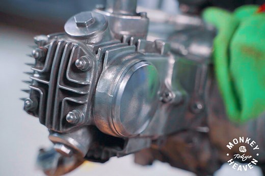 錆びたバイクのエンジンを綺麗にする道具と手順 | サビ落とし＆磨き