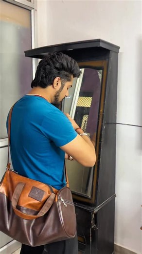 𝑳𝒐𝒗𝒆𝒏𝒆𝒆𝒕 𝑽𝒂𝒍𝒆𝒄𝒉𝒂 on Instagram: "Vlog 35 - Gym ke liye late ho gaya.🥲 . Lemon Garlic Maggi 🍋🌶️🍝 Ingredients: • 1 packet Maggi noodles • 1 tbsp oil • 5–6 garlic cloves (finely chopped) • 1 green chili (chopped) • ¼ tsp turmeric powder • ½ tsp red chili powder (adjust to taste) • 1 Maggi tastemaker (from the packet) • Salt (as needed) • Fresh coriander leaves (chopped) • ½ lemon (for juice) Instructions: 1. Boil the Maggi: Boil the noodles in water until just cooked (don’t overco