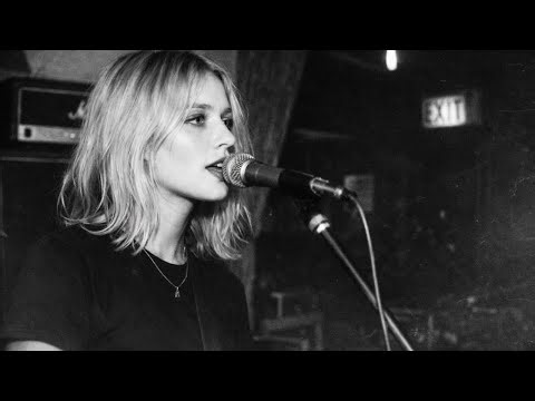 Anne Bloom - Stillness Between Us // Darkwave, Post Punk