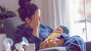Mastitis: Das sind die typischen Symptome der Brustentzündung