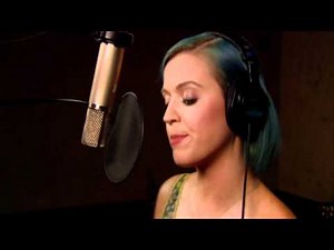 Katy Perry singing Last Friday Night... With a Simlish twist!