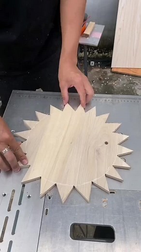 The traditional sawing table only saws squares, my saw. Tangent can be any shape, round, square, triangle, no problem, solve the decoration problem...