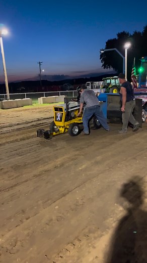 Love to see the kids pulling!! #gardentractor #kidspull #tractorpulling | Pulling with Garden Tractors