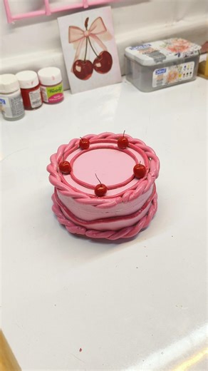 Diy cake with moisturizer Box 🎂 #waste out of best #pinteresty cake box...🩷#viral#aestheticroomdecor