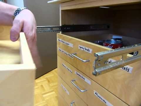 Install/remove a drawer (rail & ball cage type)