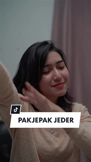 Makin asik joget tiktok pakai BARDI Smart Light Bulb karena ada fitur musik yang keren banget! 🙌