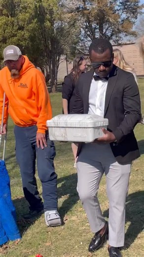 I love the Haitian people.The presence of the Lord is near, as I meet grieving families in their hardest days. The need to for HKYN to come alongside Haitian families in their loss has grown.In the last few years, I have been humbled to come alongside several Haitian families who are grieving.Here are some tender moments with baby Herve’s parents in March of 2024. In 2025, I stood graveside with another Haitian couple for the private funeral for their sweet baby. In November of 2012, I went to G