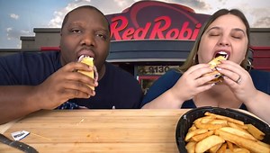If you haven’t tried the veggie burger from Red Robin, RUN NOW! 🏃🏼‍♀️ #burger #redrobin #tastetest #foodreview #foodreaction #veggieburger | Kristin And Jamil