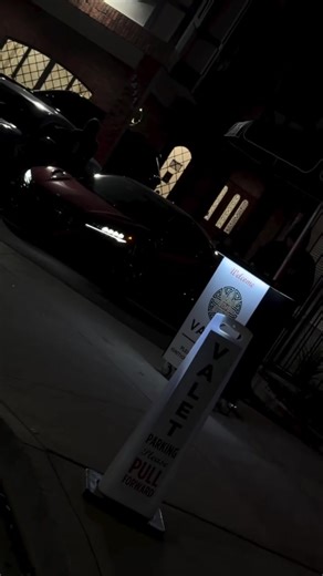 📍Welcome to 224 Valet Services Where luxury meets reliable parking. Serving LA area with professionalism and care. ✨Now open for events, venues & private bookings! 📲 DM or give us a call to reserve your spot.