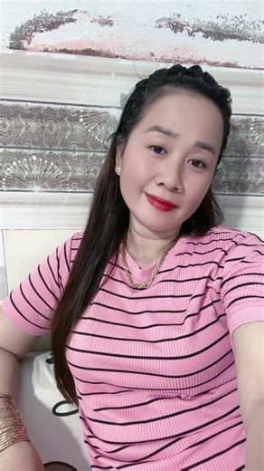 Ăn gì ăn ảnh cài áo và mặc kệ 😀😀