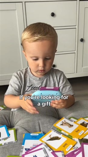 Discover why so many parents choose us! Our educational toy turns learning into a fun world of discovery! ☺️ Perfect for helping your little one learn new words in a playful way! ✨ Get yours on our website! | Floopy