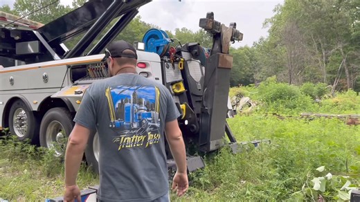 532K views · 5.6K reactions | Rescuing Rotting Semi Trucks #trucks #trucking #trucker #truckdriver #peterbilt #scania #kenworth #semi #largecarmafia #dodge #diesel #dieseltrucks #dieselpower #dieselmechanic #diesellife #righttracksystem #stance #power #speed #trending #viral | Bruce Wilson | Facebook