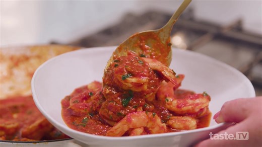 This 15-minute prawn recipe is impressive but oh-so easy! Get the recipe here: https://www.taste.com.au/recipes/buttered-french-prawns-recipe/4f3mqx72 | Taste.com.au