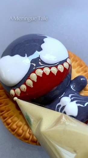Antihero Venom meringue cookies #venom #marvel #antihero #meringuetale #meringue