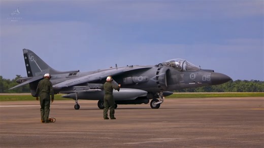 This fighter jet learned to hover and nearly killed the pilots who flew it