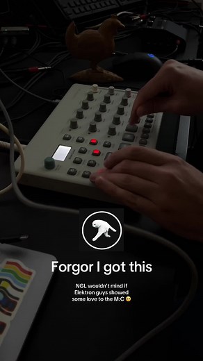 Some D’n’B (I think) tunes on the Model:Cycles. THE thing that got me into Elektron goodness in the first time! Got it almost 3 years ago (omg) used for maybe 180 European money? Instantly made me crave more lmao. New machines Elektron, please? Please please? #elektron #modelcycles #drumandbass #music