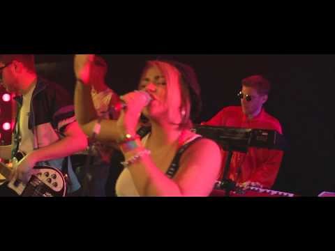 Rhythm of the 90s - fully live 90s dance band