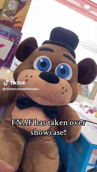 HAPPY FNAF FRIDAY!! Stop by your local showcase for these super freaky funky five nights at Freddy’s collectables! #shopatshowcase #showcasemademebuyit #springishere #trending #fnaf #fivenightsatfreddy @Showcase