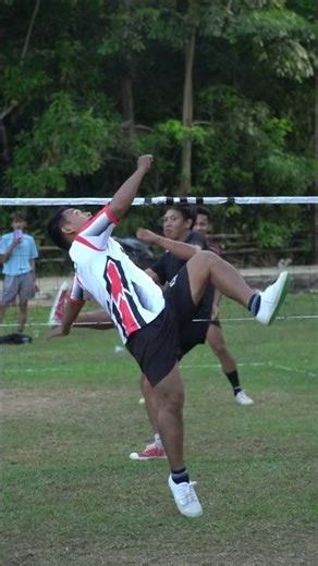 teknik smash penuh kecepatan #takraw #sepaktakraw #salto