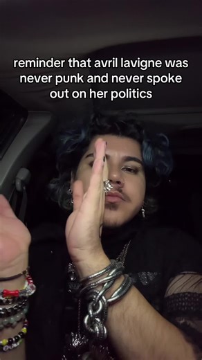 it was commercialized pop/rock at best i refuse to consider her a rockstar because not once did she ever speak on her politics, even when she made a pop punk album in 2022 (during a trump administration) listen this isn’t avril hate bc i do like some of her songs but we need to stop falling for the marketing that claims pop stars are “alternative” when they’re apolitical profit machines #avrillavigne #alternative #poppunk