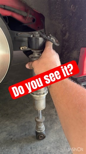 Focus ST has a BROKEN STRUT!!