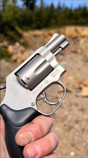 Smith & Wesson 637 airweight snub nose revolver