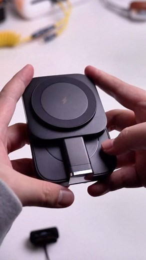 Experience the future of charging with the Apple Wireless Folding 3-in-1 Charger! ⚡🔋 Say goodbye to tangled cords and hello to fast, convenient charging #AppleWirelessCharger #MagSafeCharger #FastCharging #Innovation | Tech Byter