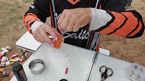 𝗛𝘂𝗴𝗼 𝗕𝗼𝘁𝗵𝗮: 𝗛𝗼𝘄 𝘁𝗼 𝘄𝗶𝘁𝗵 𝗛𝗲𝗽 𝗮𝗻𝗱 𝗦𝗹𝗼𝗟𝗲𝗮𝗸🐌 In this video clip, Hugo demonstrates how he creates his version of a hair rig and how he applies bait to it. He also shows the proper way to use HEP powder and how to apply SloLeak Magic Potion for maximum effectiveness. Click link for more about our products: www.magic-baits.com | Magic Baits