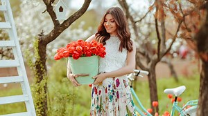 Watch Diva Full Lace Crop Top in White on Amazon Live