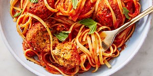 These Super Satisfying Vegan Meatballs Couldn't Be Easier