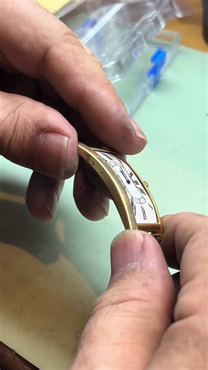 Restoring a 1930s Cartier Tank Wristwatch
