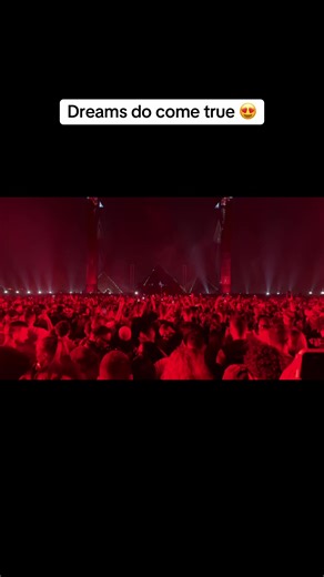 Parallax Collaboration with Layla Benitez & Henri Bergmann