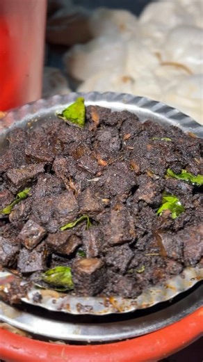 Faizal Ahamed on Instagram: "புறா கறி, முயல் கறி Must Try Spot ‼️♥️🤩 Note: புறா கறி, முயல் கறி only available on Friday, Saturday, Sunday #nonveg #beef #streetfood #musttry #foodlover"