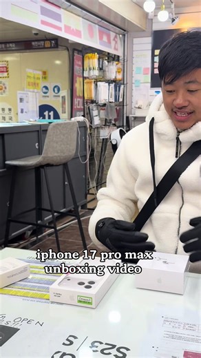 iPhone 17 Pro Max Unboxing Video