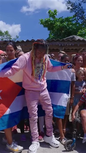 GIVE BACK TO POOR 💕⁉️#6ix9ine #6ix9inegx #foryou #viral | 6ix9ine helping people
