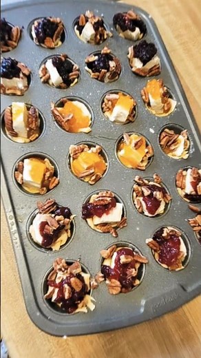 Quick Thanksgiving Appetizer 🥐 Brie Bites